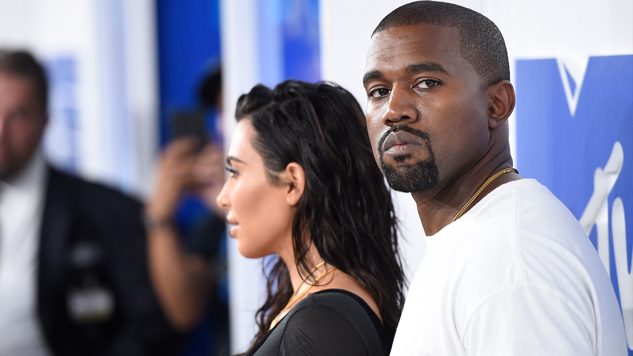 Photo of Kanye West and Kim Kardashian at the MTV Video Music Awards in 2016
