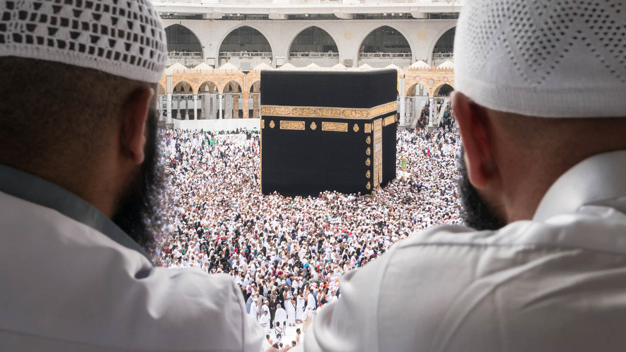 Muslims watching Kaaba in the background of Masjid Al Haram on Jan 28, 2017 in Mecca, Saudi Arabia. Muslims all around the world face the Kaaba during prayer time.