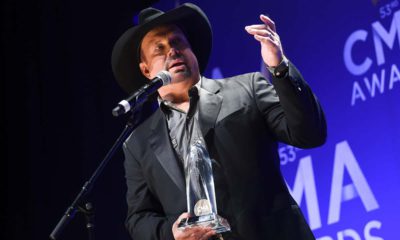 Photo of Garth Brooks