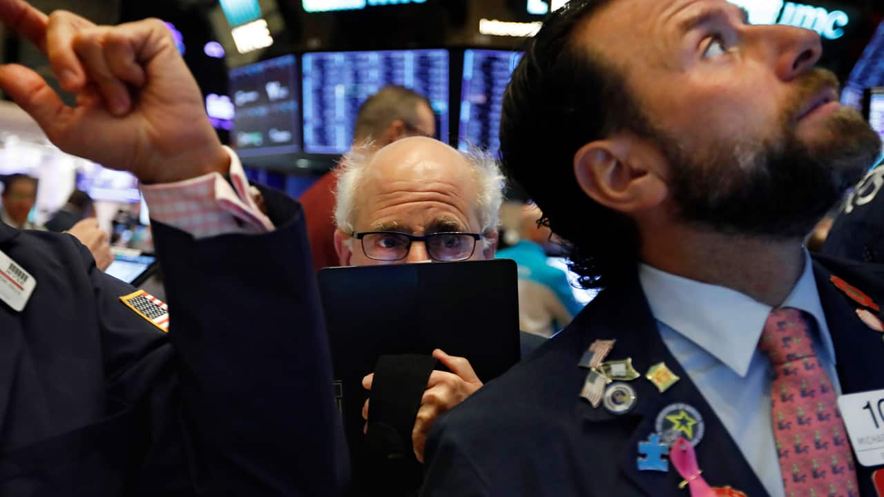 Photo of traders at the New York Stock Exchange