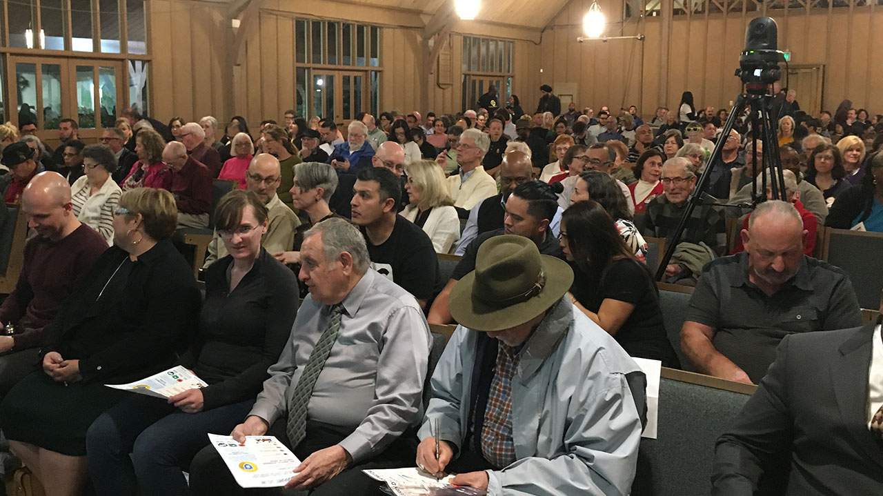 Photo of the Fresno4All forum crowd