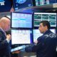 Photo of traders at the NYSE