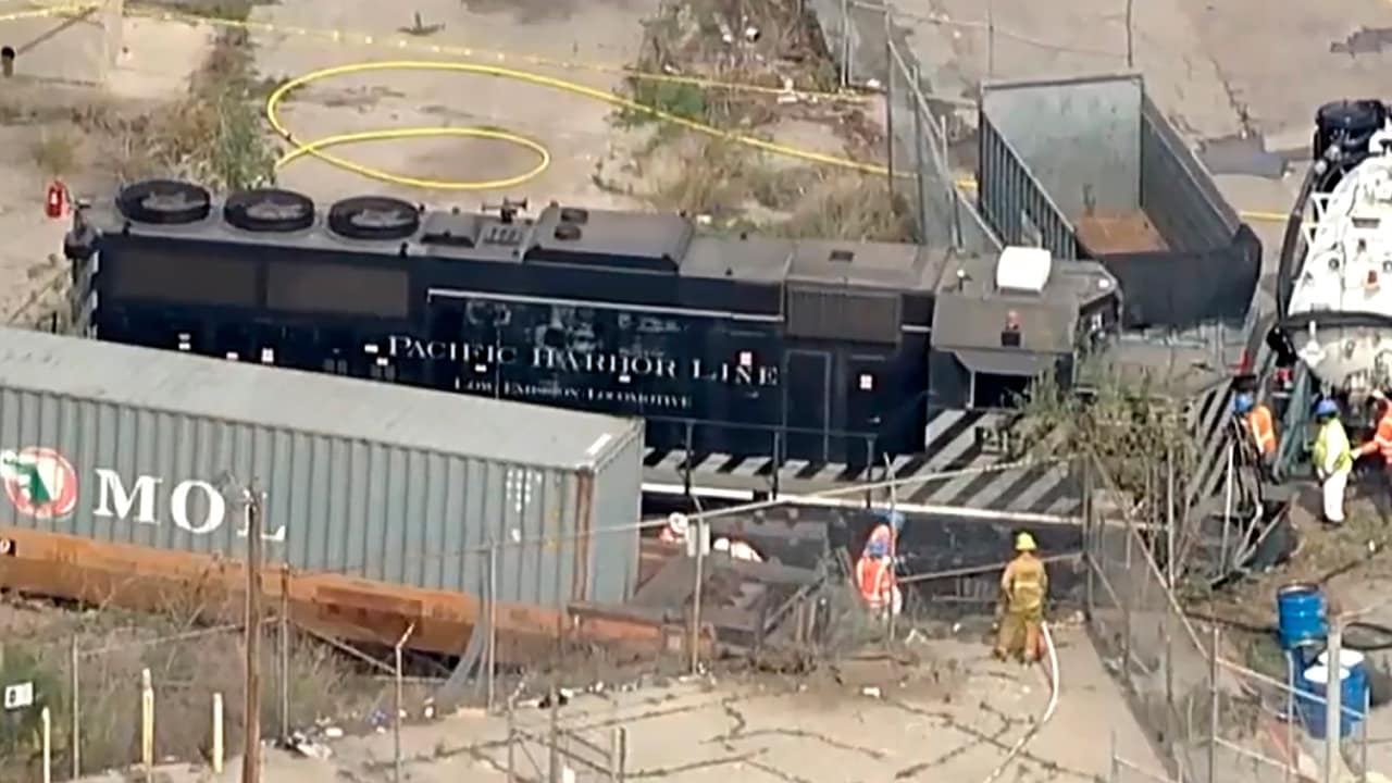 Photo of a Pacific Harbor Line train that derailed