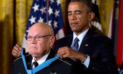 Photo of President Barack Obama bestowing the Medal of Honor on retired Army Command Sgt. Maj. Bennie G. Adkins