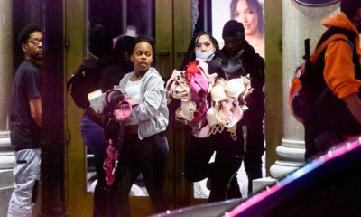 Photo of looters