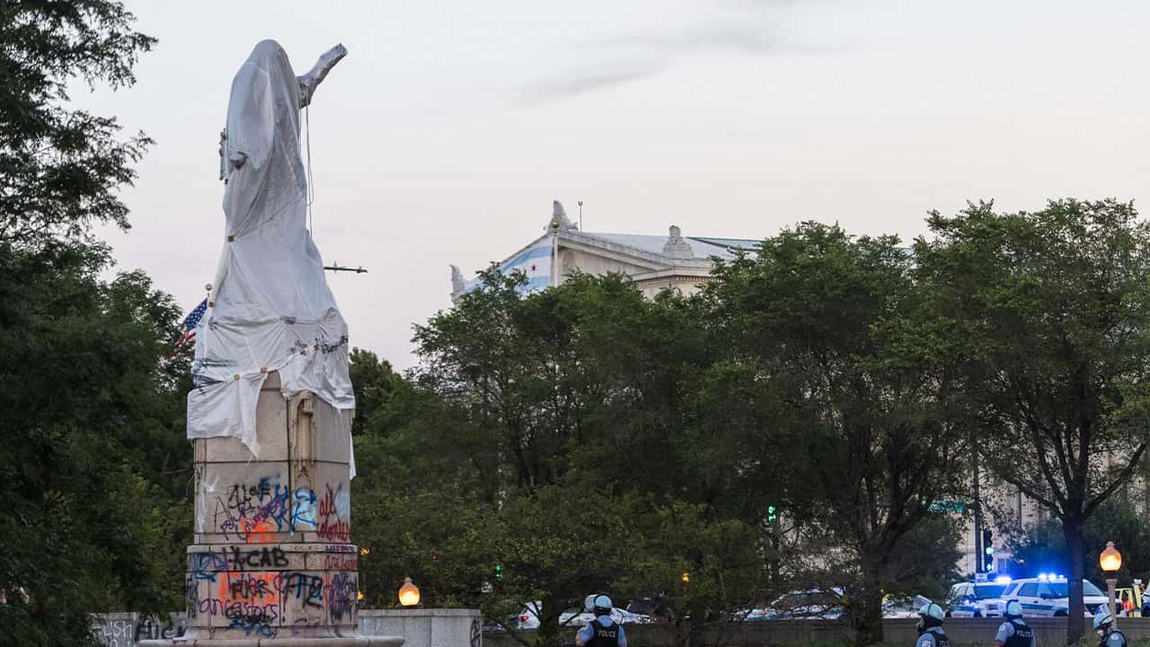 Photo of a Christopher Columbus statue in Chicago
